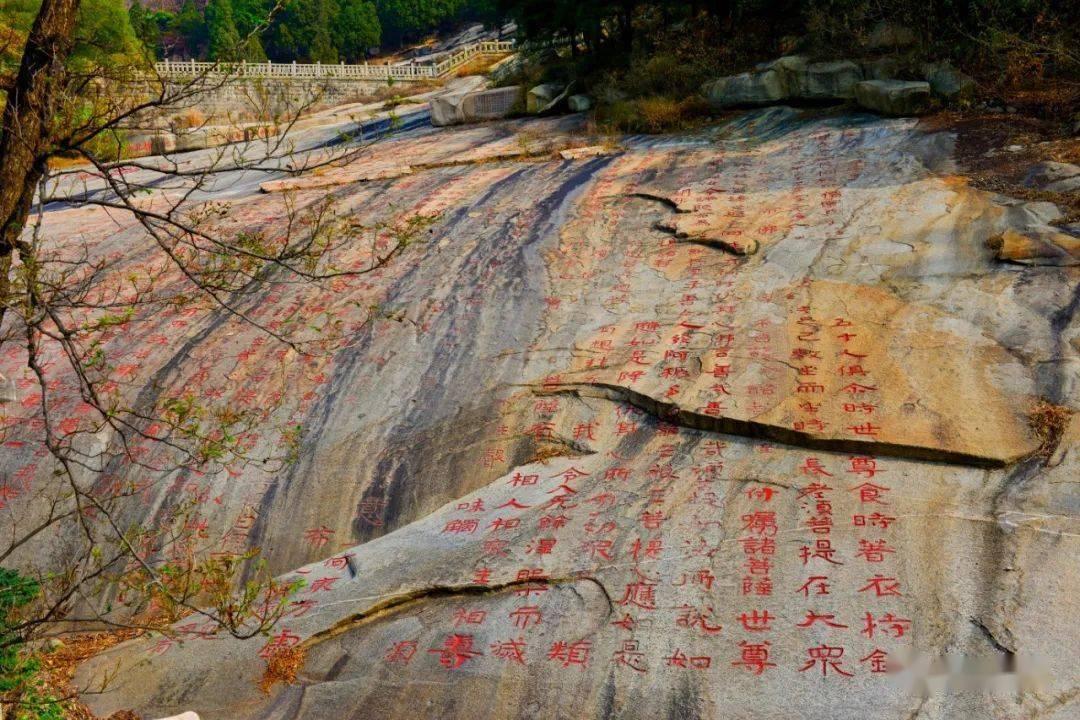 我现在要结婚了，但是受到了前男友的恐吓.请问该怎么
